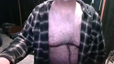 Snapshot of bobbyhill27b chatting on March 2025 04:02:01 PM BobbyHill27b online show from March 2025 04:02:01 PM