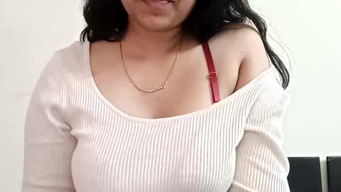 Snapshot of bodyandbrush chatting on May 2026 09:58:02 AM Sofia online show from May 2026 09:58:02 AM