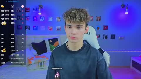 Snapshot of boicute chatting on March 2025 05:33:02 AM ALEXPVT IS OPEN online show from March 2025 05:33:02 AM