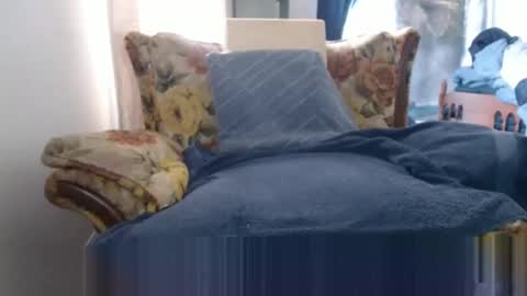 Snapshot of bolbil1 chatting on March 2025 03:27:01 PM bolbil1 online show from March 2025 03:27:01 PM