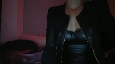 Karol online show from November 2025 02:55:01 AM