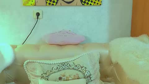 Snapshot of bom_mia_bom chatting on March 2026 01:55:01 AM Mia online show from March 2026 01:55:01 AM