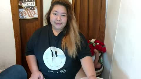 Snapshot of bombaliciouszzz chatting on June 2026 12:36:01 AM Camille online show from June 2026 12:36:01 AM