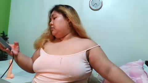 Snapshot of bombastic_darla chatting on November 2025 02:28:01 PM bombastic_darla online show from November 2025 02:28:01 PM