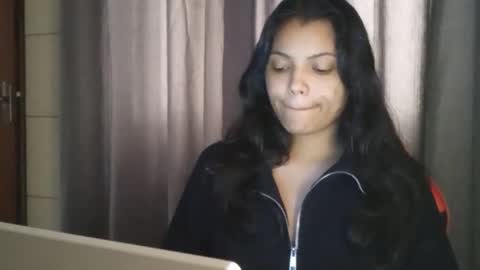 Snapshot of bombomepimenta chatting on November 2025 08:21:02 PM bombomepimenta online show from November 2025 08:21:02 PM