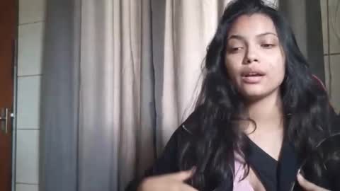 Snapshot of bombomepimenta chatting on November 2025 01:59:02 PM bombomepimenta online show from November 2025 01:59:02 PM