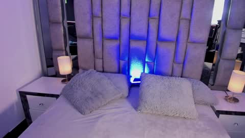 bonet_iris online show from April 2026 07:15:02 PM