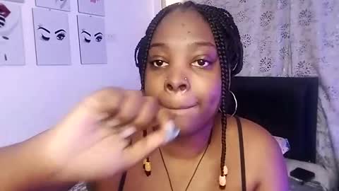 Snapshot of bonnie_ada1 chatting on October 2025 01:54:01 PM bonnie online show from October 2025 01:54:01 PM