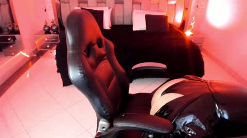 Bonnie  online show from January 2025 11:14:01 AM