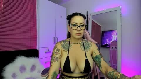 bonnie online show from February 2026 07:19:02 PM