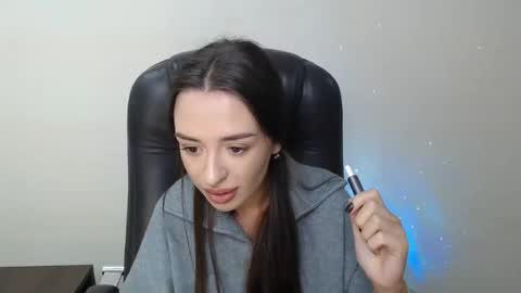 Bonnie online show from November 2025 01:03:01 PM