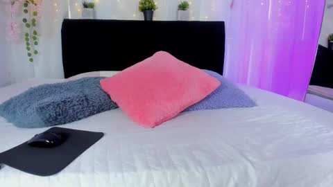 bonny_and_carrot online show from December 2025 06:48:01 PM