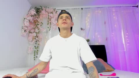 bonny_and_carrot online show from December 2025 07:11:01 PM