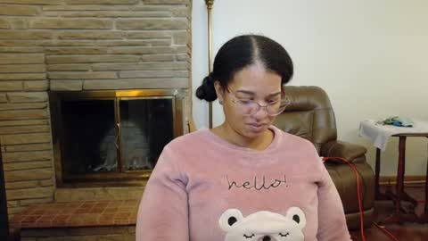 Queen Bon Vivantt online show from October 2025 02:07:01 PM