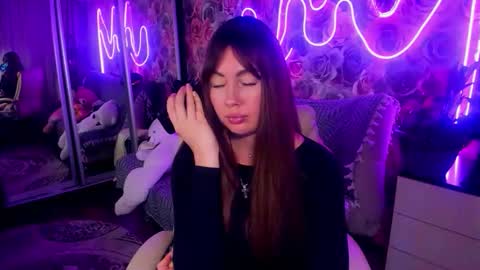 Mira online show from October 2025 09:05:02 PM