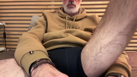 Snapshot of bonzo21 chatting on December 2024 07:57:02 PM bonzo21 online show from December 2024 07:57:02 PM