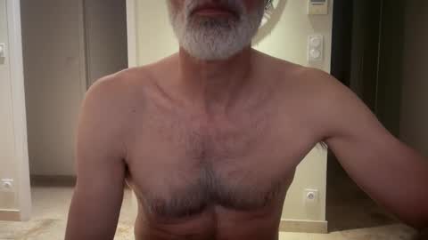 Snapshot of bonzo21 chatting on April 2026 06:44:02 PM bonzo21 online show from April 2026 06:44:02 PM