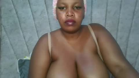 Snapshot of boobberry01 chatting on April 2026 12:56:01 PM Berry online show from April 2026 12:56:01 PM