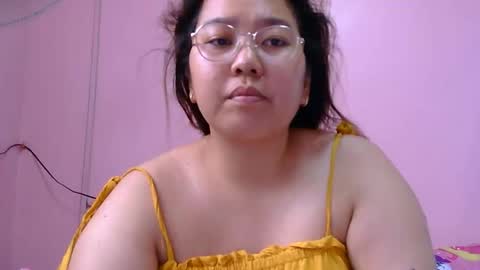 Snapshot of boobsiemarie chatting on May 2026 02:51:02 AM MommyMarie-Singlemom of 2. online show from May 2026 02:51:02 AM