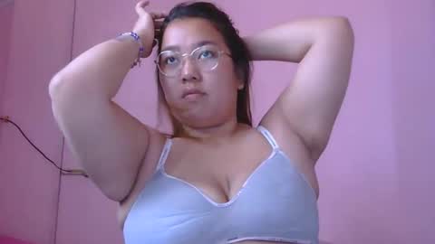 Snapshot of boobsiemarie chatting on May 2026 03:22:02 AM MommyMarie-Singlemom of 2. online show from May 2026 03:22:02 AM