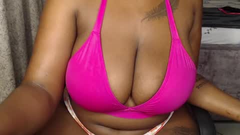 Snapshot of booby_candy chatting on June 2026 01:39:01 AM booby_candy online show from June 2026 01:39:01 AM
