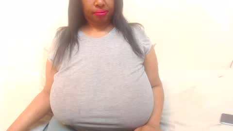 boobyqueen online show from July 2026 02:04:01 PM