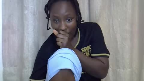 Snapshot of booty_lolah17 chatting on April 2026 06:47:01 PM LOLAH online show from April 2026 06:47:01 PM