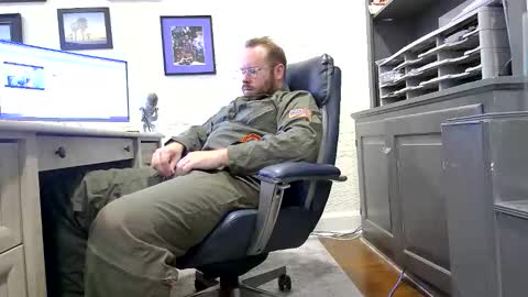 Boredhorndog online show from November 2025 04:26:02 AM