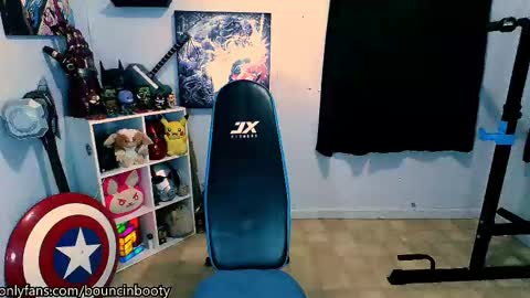 Snapshot of bouncinbooty chatting on March 2025 04:03:02 PM Pumpkin Butt online show from March 2025 04:03:02 PM