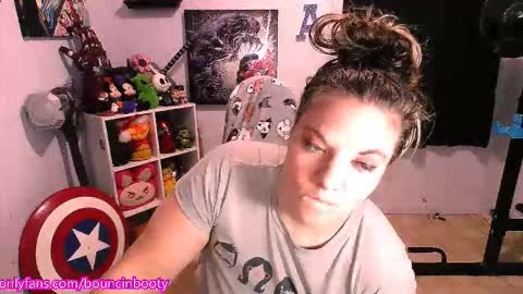 Snapshot of bouncinbooty chatting on November 2025 04:39:01 PM Pumpkin Butt online show from November 2025 04:39:01 PM