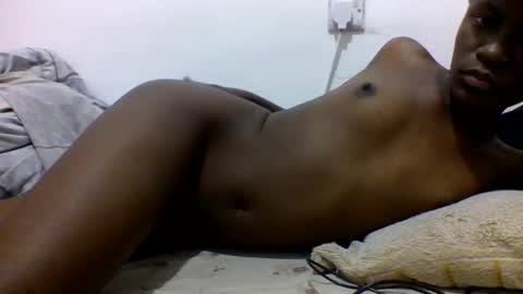 Snapshot of bouncy_vee chatting on February 2026 01:38:01 AM bouncy_vee online show from February 2026 01:38:01 AM