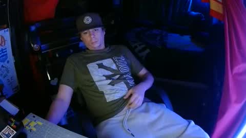 Bowerboi1217 online show from November 2025 02:22:01 AM