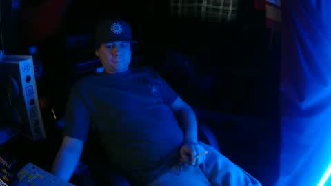 Bowerboi1217 online show from December 2025 06:06:01 PM