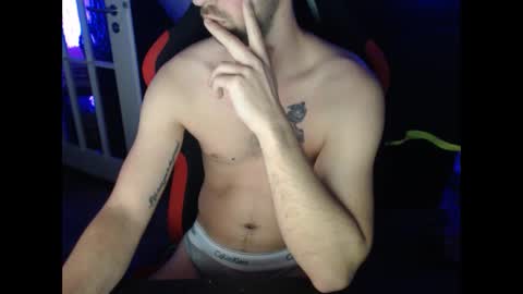 boy_t0y89 online show from December 2024 06:14:01 PM