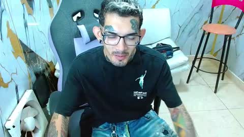 Snapshot of boy_tatto77 chatting on March 2026 01:17:01 PM boy_tatto77 online show from March 2026 01:17:01 PM