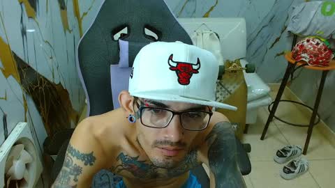 Snapshot of boy_tatto77 chatting on April 2026 01:41:01 PM boy_tatto77 online show from April 2026 01:41:01 PM