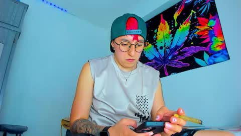 Snapshot of boy_trans chatting on January 2026 01:53:02 AM Edward ftm trans queerslave online show from January 2026 01:53:02 AM