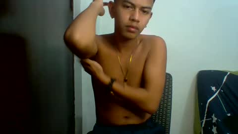 boyax16 online show from December 2024 07:43:01 PM