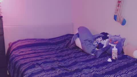 Snapshot of boycurious95 chatting on December 2024 02:42:01 AM Atari online show from December 2024 02:42:01 AM