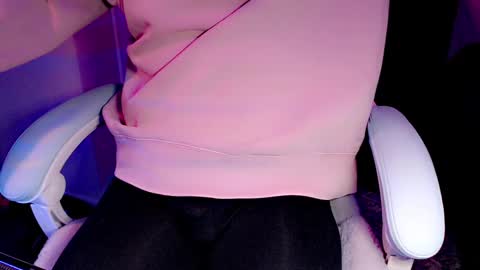 Snapshot of boycurious95 chatting on January 2025 03:17:02 AM Atari online show from January 2025 03:17:02 AM