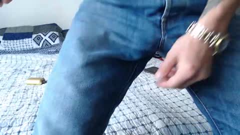 Felipe  online show from November 2025 04:51:02 PM