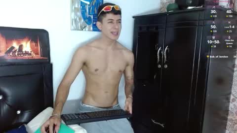 Snapshot of boyg_hots chatting on September 2025 09:06:02 PM boyg_hots online show from September 2025 09:06:02 PM