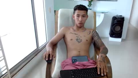 boyhot_sw online show from October 2025 08:51:02 PM