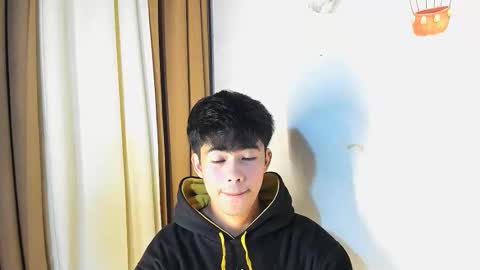 Snapshot of boynextdoor4ux chatting on April 2026 09:13:01 PM HI IM JAMES DONT FORGET GIVE ME THUMBS UP AND JOIN TO MY FANCLUB online show from April 2026 09:13:01 PM
