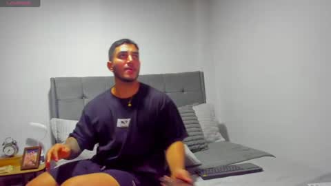 Snapshot of boys_blackandwhite chatting on July 2026 12:58:01 AM boys_blackandwhite online show from July 2026 12:58:01 AM