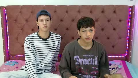 ALEX - TAYLER  -MIKE online show from December 2024 01:43:02 PM