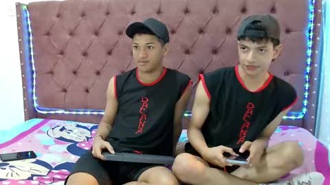 ALEX - TAYLER  -MIKE online show from January 2025 02:07:01 PM