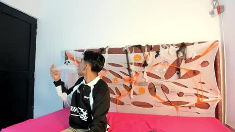 ALEX - TAYLER  -MIKE online show from October 2025 01:12:02 PM