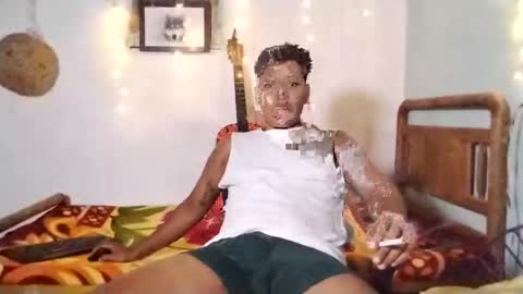 Snapshot of boysex1124 chatting on February 2025 04:52:01 AM andrew online show from February 2025 04:52:01 AM