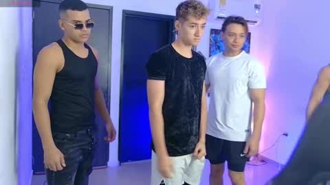 Snapshot of boysgang_sex chatting on November 2025 11:43:02 AM Angelo Mark Fernando Taylor online show from November 2025 11:43:02 AM